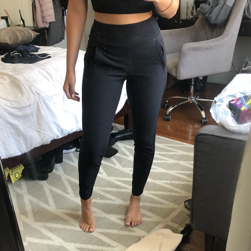 Athleta hybrid trek tight